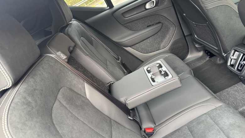 Volvo XC40 2.0 B3P Plus Black Edition 5dr Auto Petrol Estate